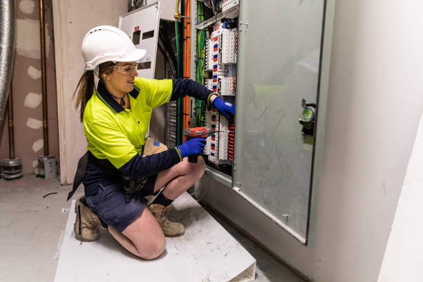 Best Emergency Electrical Repair  in Swisher, IA